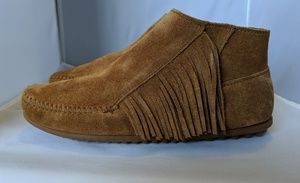 Minnetonka Lacy Boot (Dusty Brown)